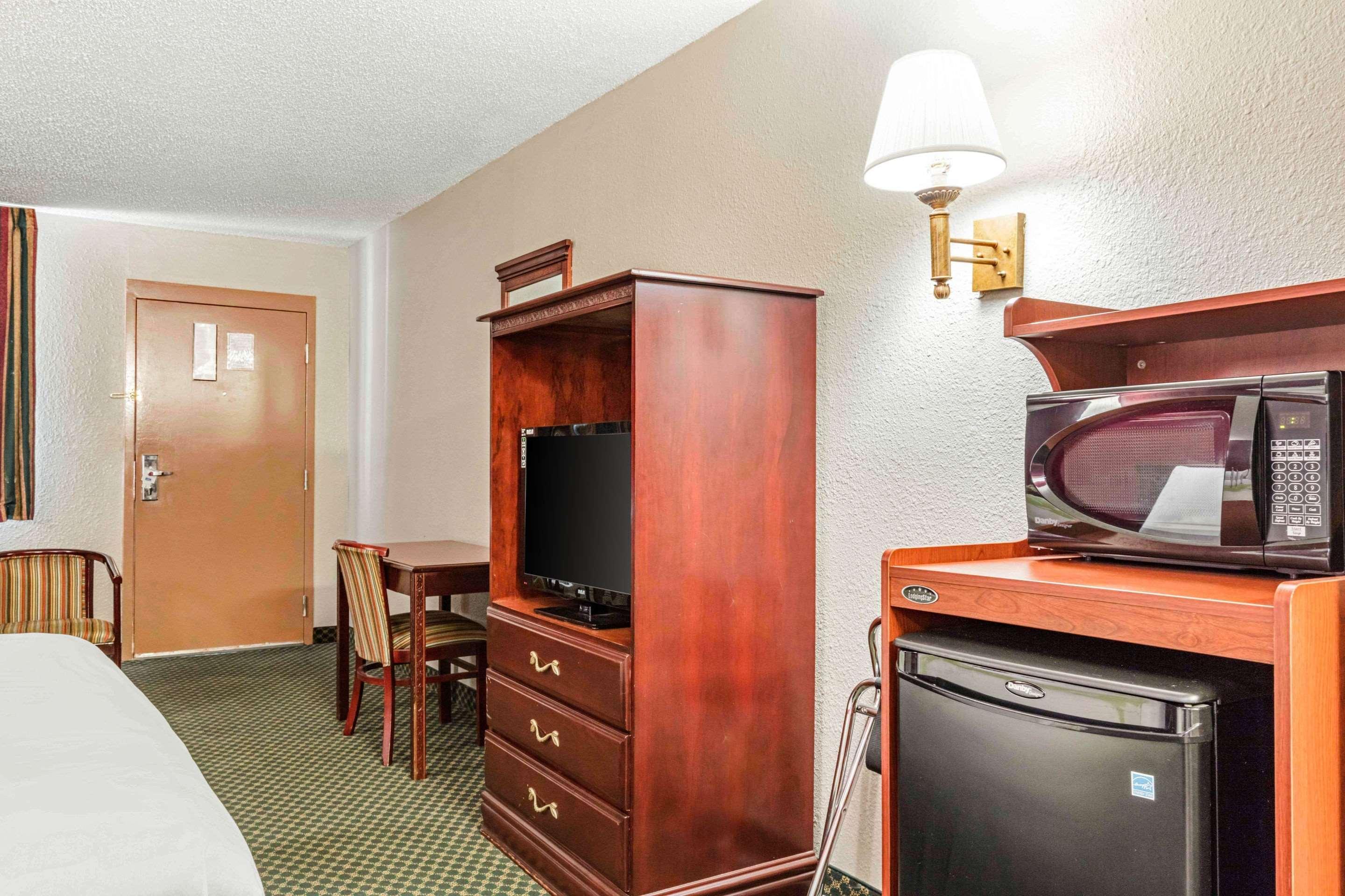 Rodeway Inn Prattville I-65 Bagian luar foto